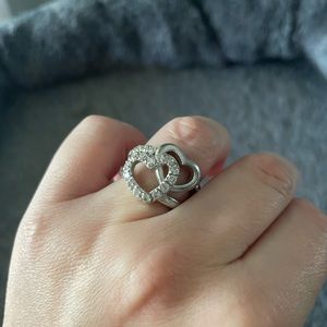 Double heart silver costume jewelry ring. Size 6